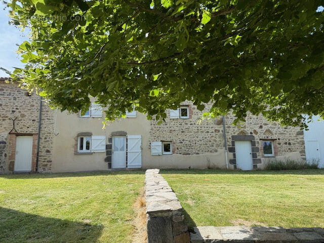 Maison à COMBRONDE