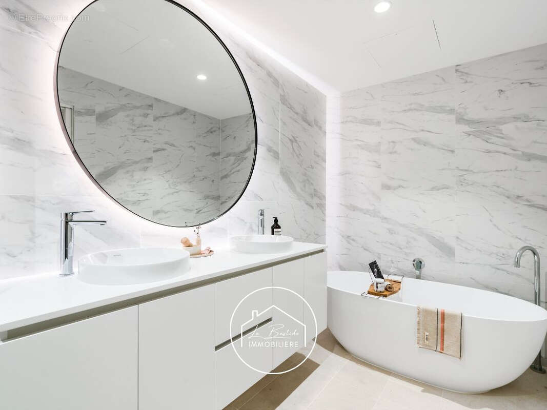 Appartement à MARSEILLE-8E
