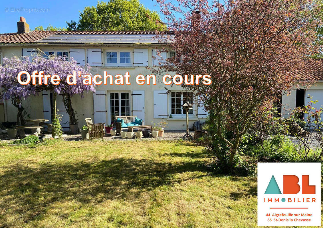 Maison à SAINT-DENIS-LA-CHEVASSE