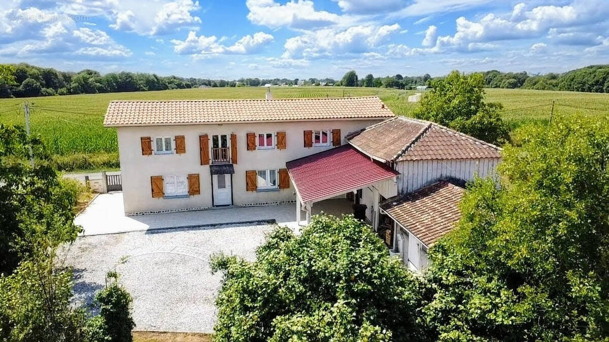 Maison à HAGETMAU