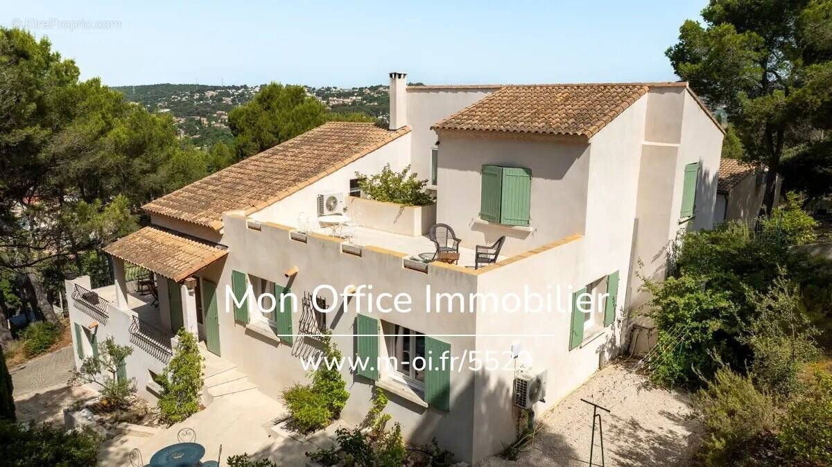 Maison à VELAUX