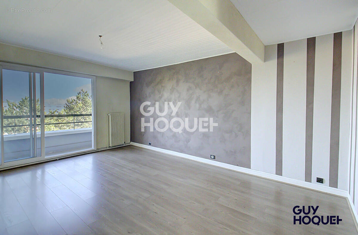 Appartement à SAINT-GENIS-LAVAL