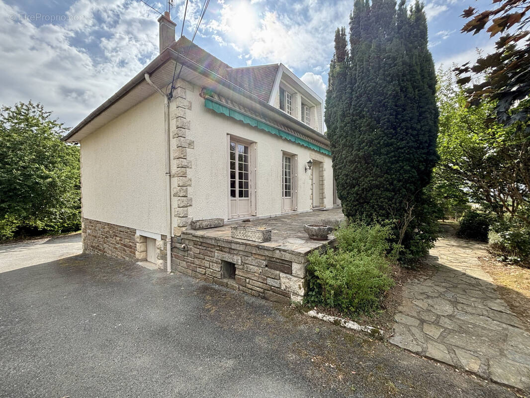 Maison à ARNAC-POMPADOUR