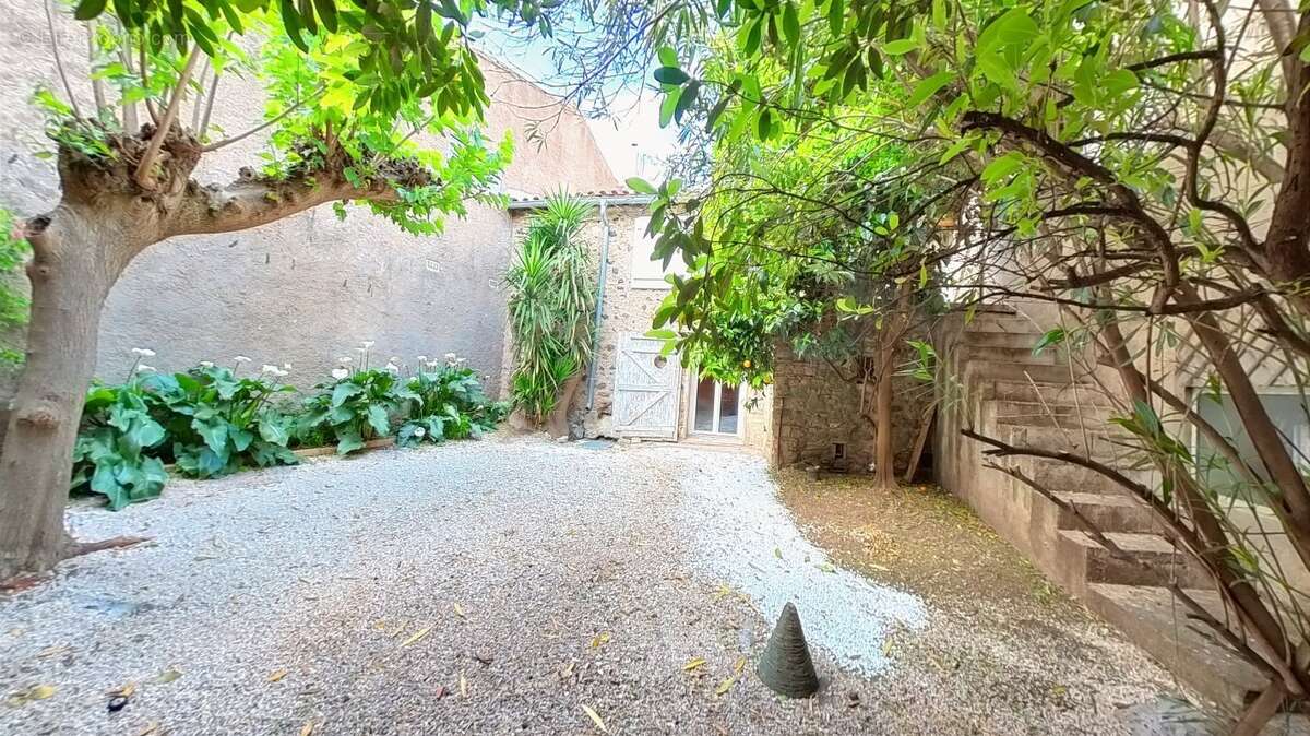 Maison à LEZIGNAN-LA-CEBE