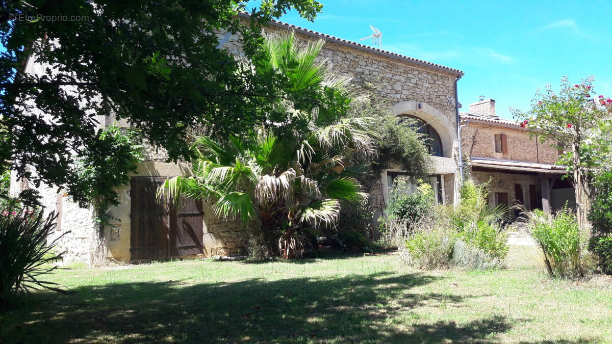 Maison à CAMIRAN