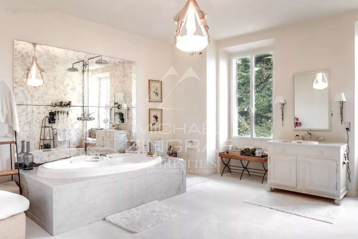 Maison à EZE