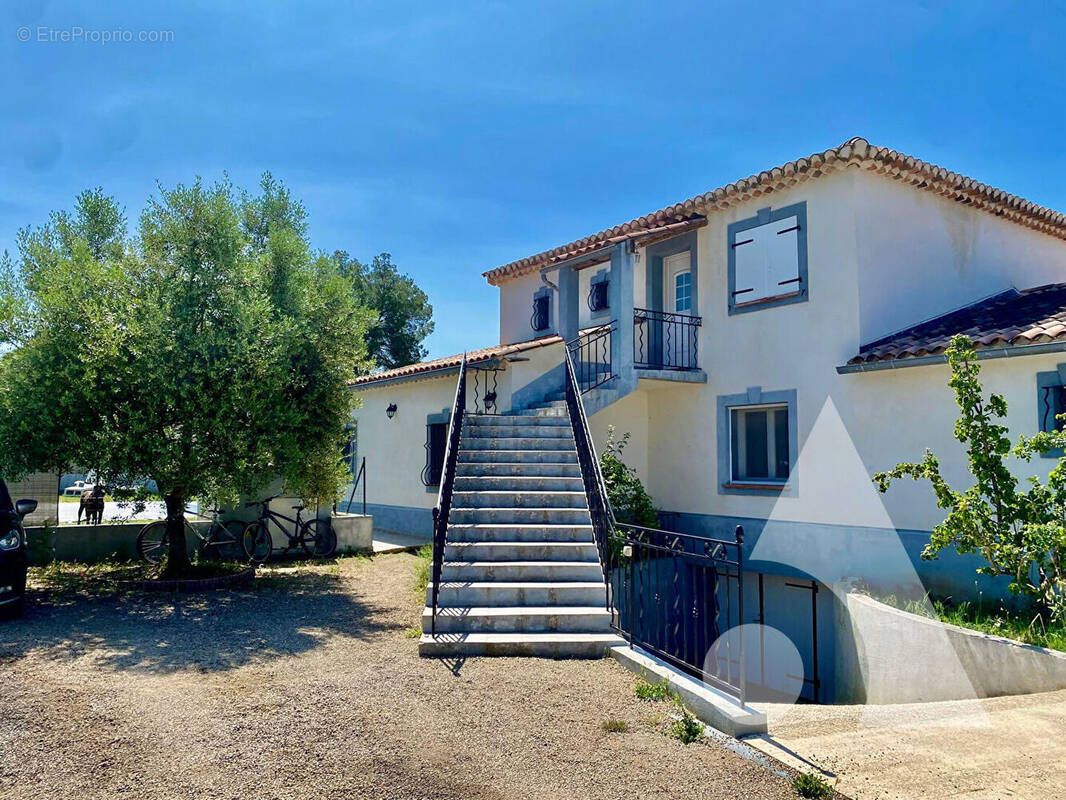 Maison à FOX-AMPHOUX