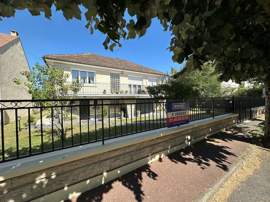 Maison à CHAMPS-SUR-MARNE