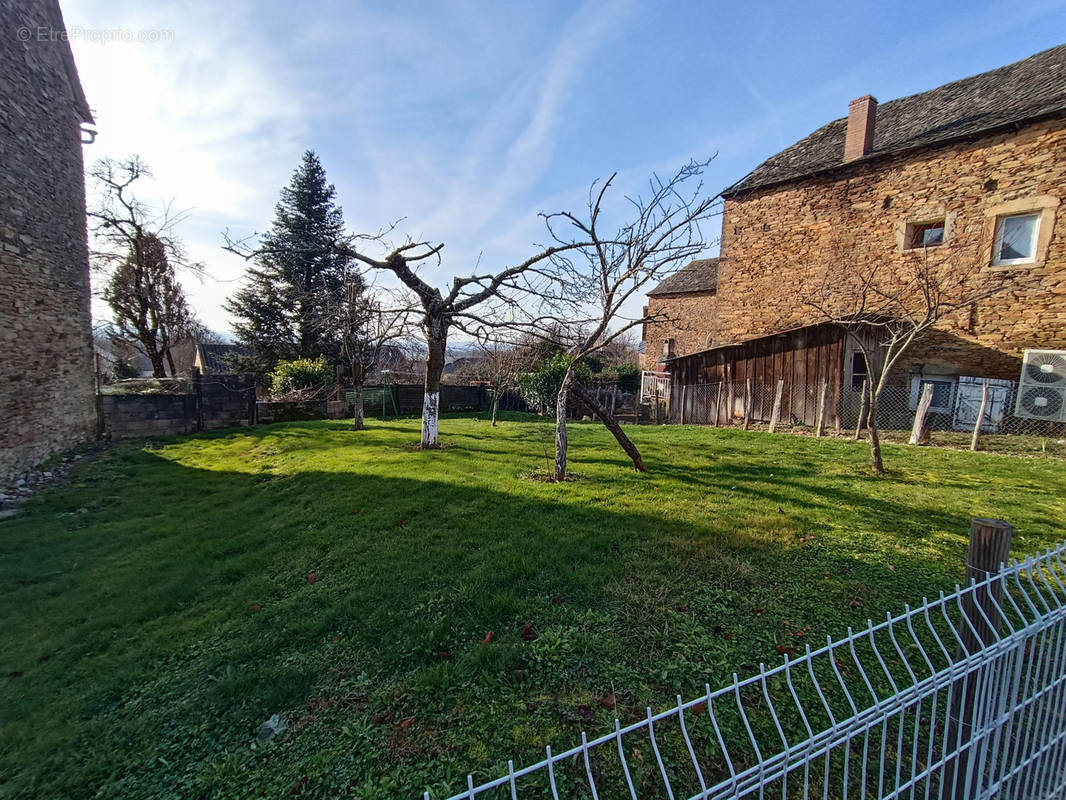 Terrain à QUINS