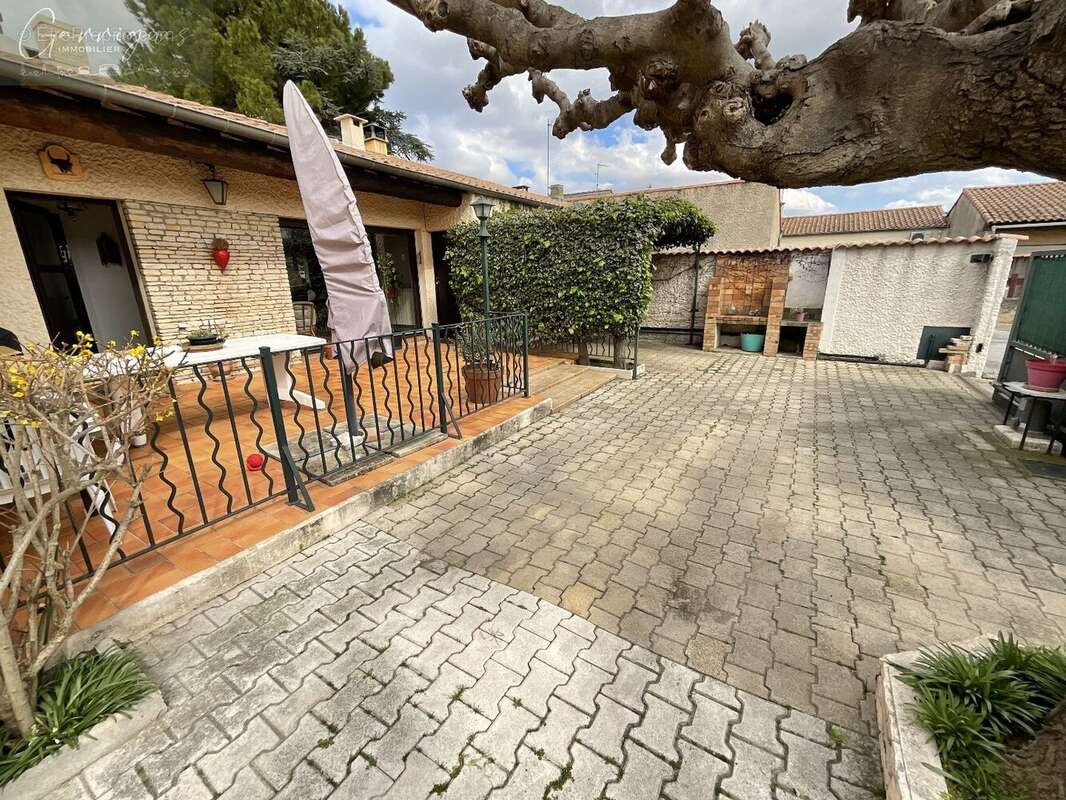 Maison à MILHAUD