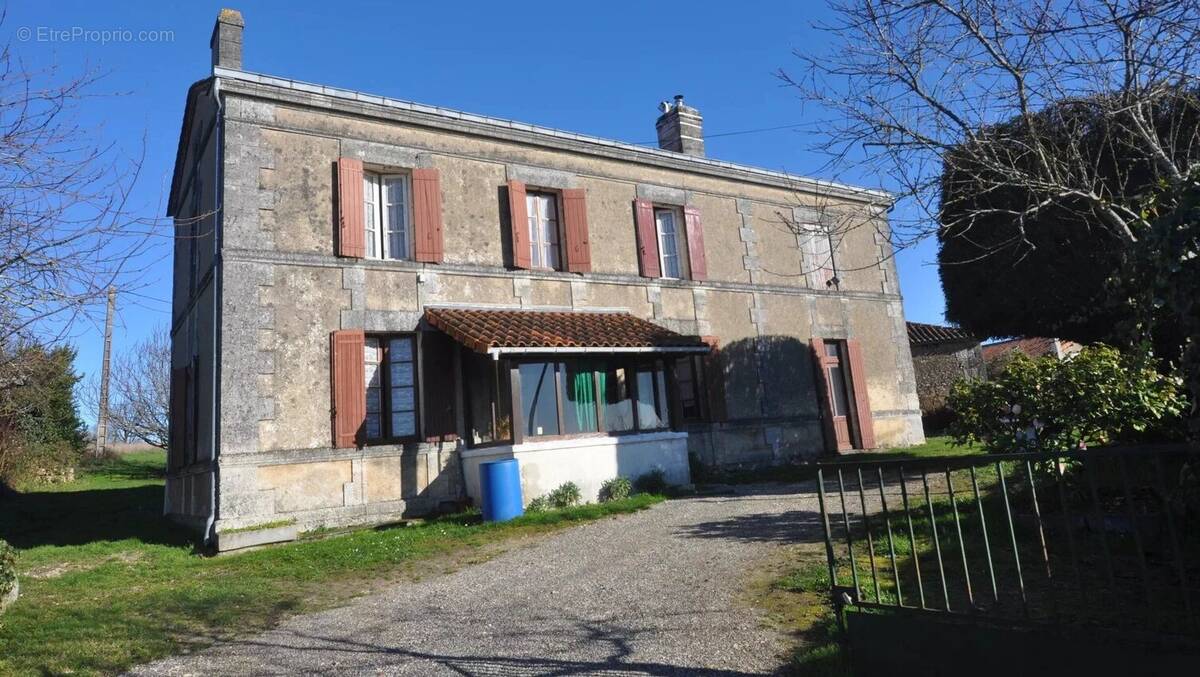 Maison à CHALAIS
