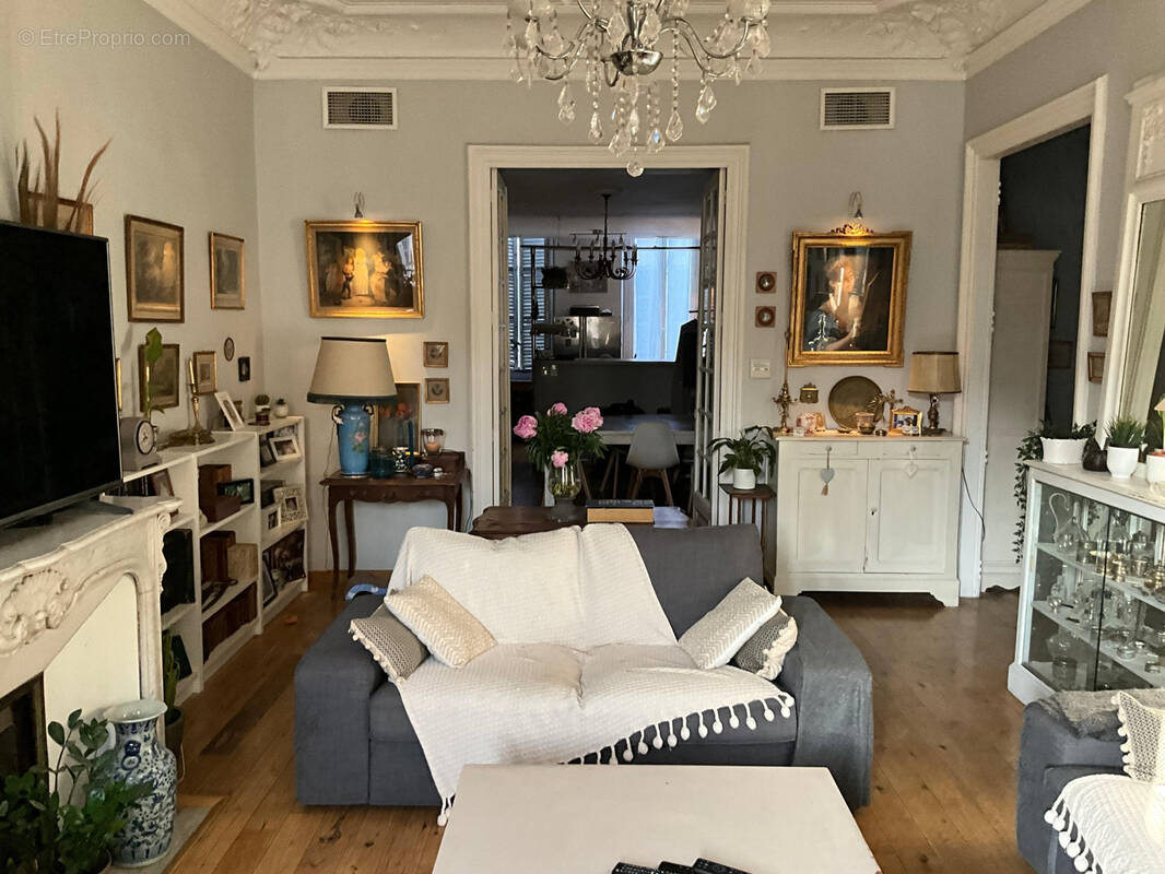 Appartement à MARSEILLE-6E
