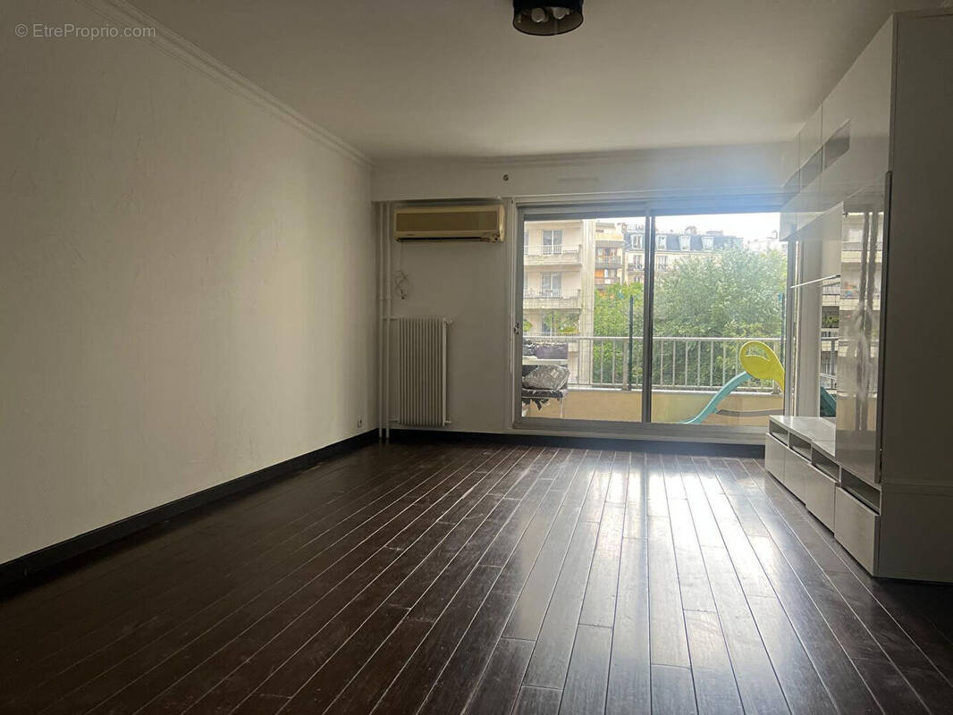 Appartement à PARIS-19E