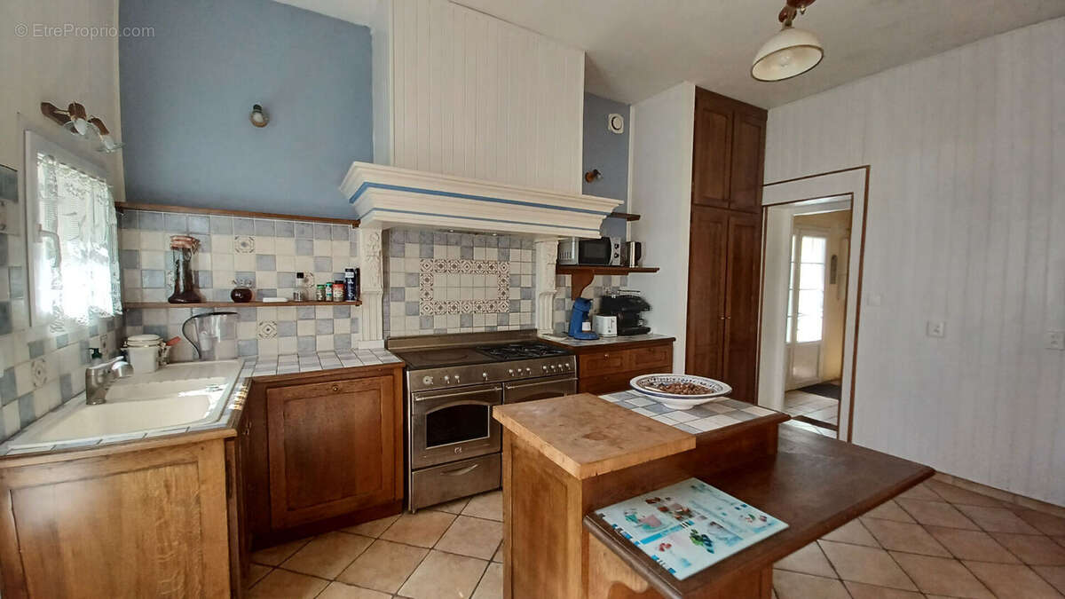 Maison à AMBARES-ET-LAGRAVE
