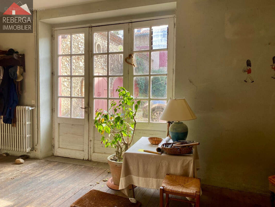 Maison à AUSSILLON