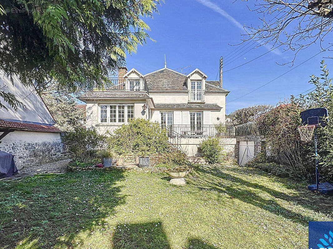 Maison à LA FERTE-ALAIS