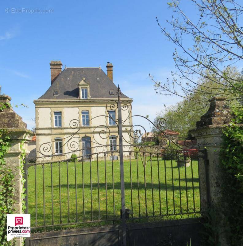 Maison à FOUSSAIS-PAYRE