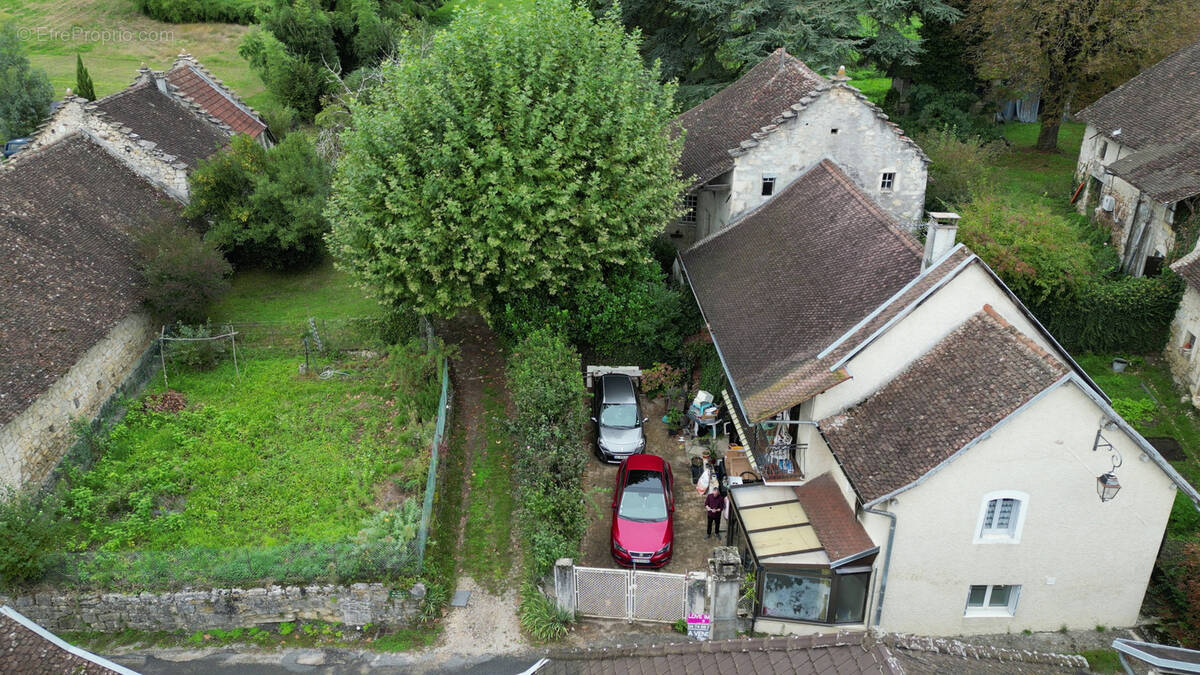 Maison à MORESTEL