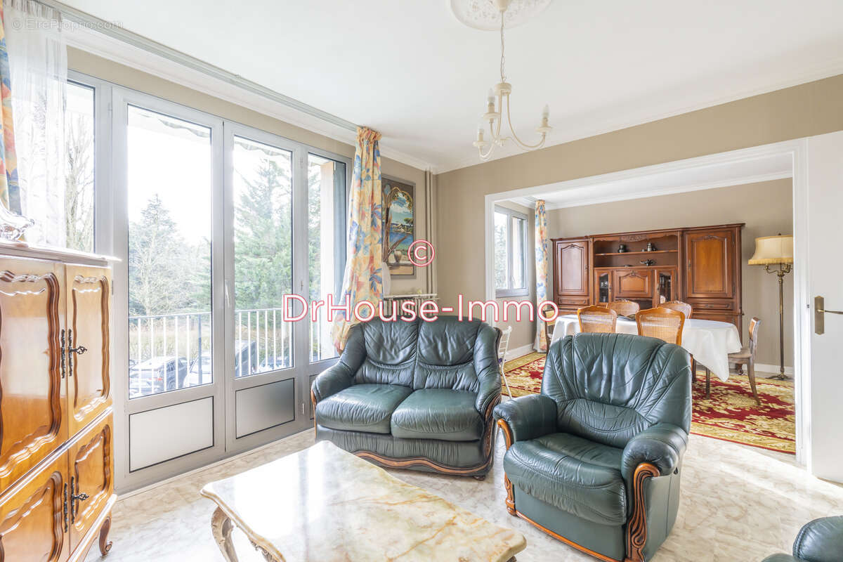 Appartement à LA CELLE-SAINT-CLOUD