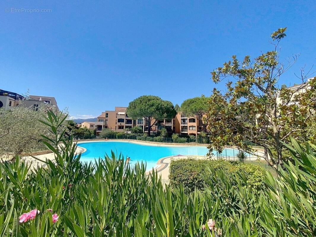 Appartement à MOUGINS