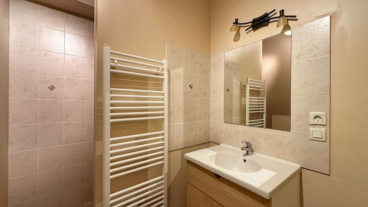 Appartement à LA MURETTE