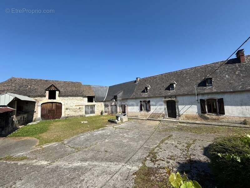 Maison à LOURDES