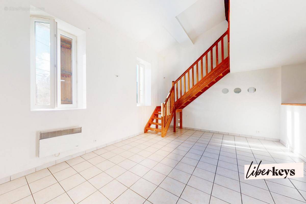 Appartement à THEZAN-DES-CORBIERES
