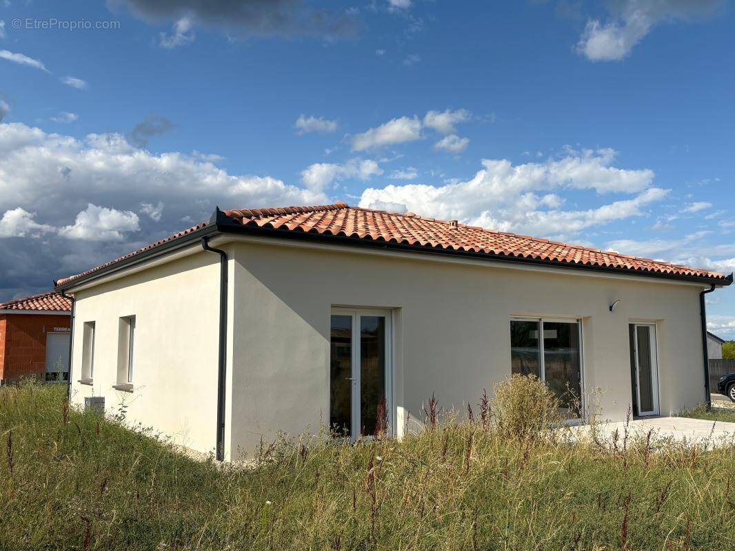 Maison à SAINT-NICOLAS-DE-LA-GRAVE
