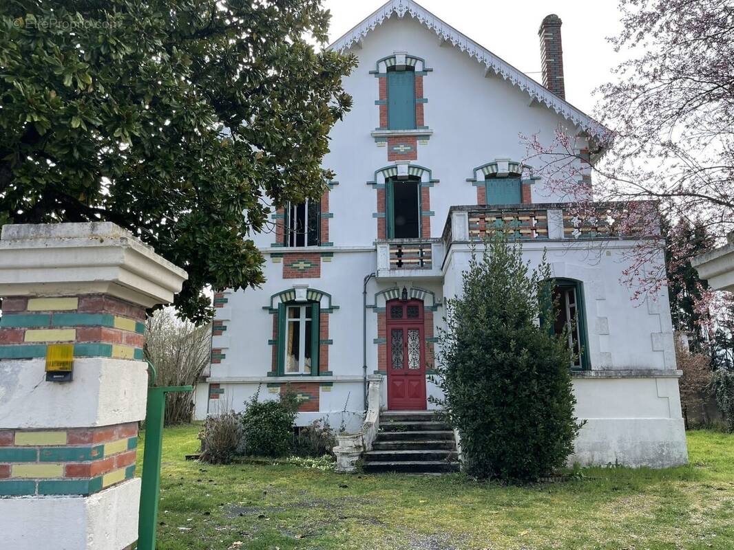 Maison à SAINT-ASTIER