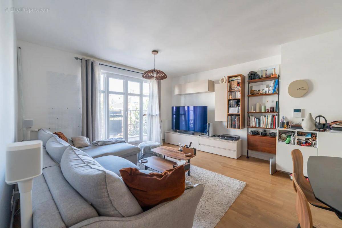 Appartement à LA GARENNE-COLOMBES