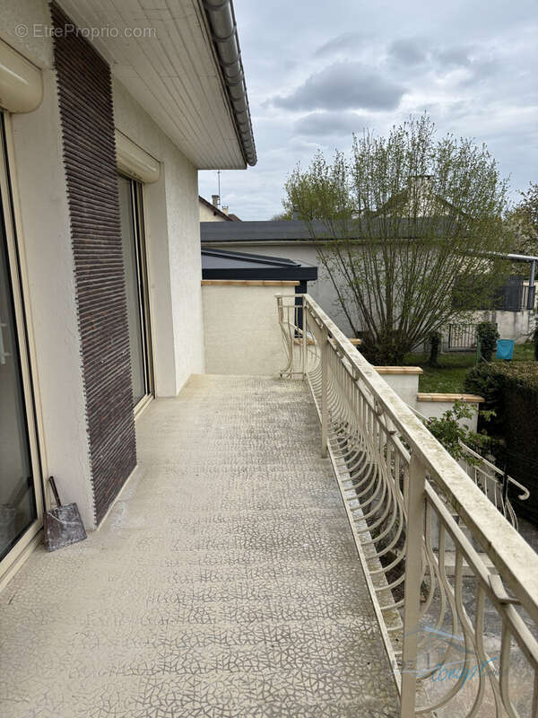 Appartement à LARDY