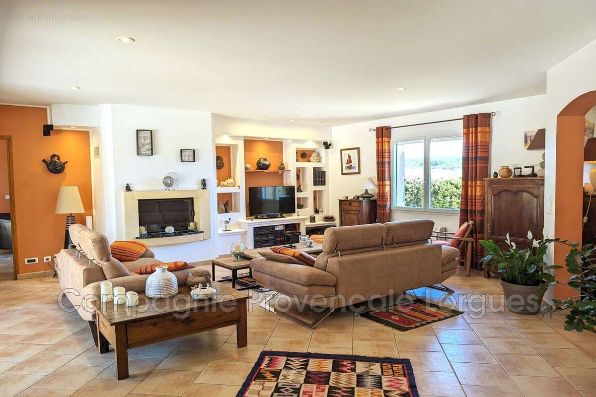 Maison à LORGUES