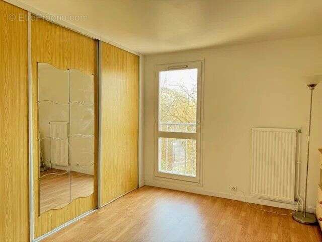 Appartement à COMBS-LA-VILLE