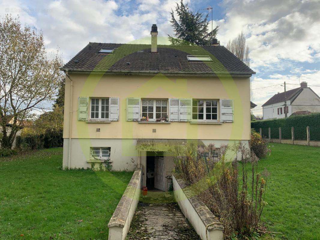 Maison à DORMANS