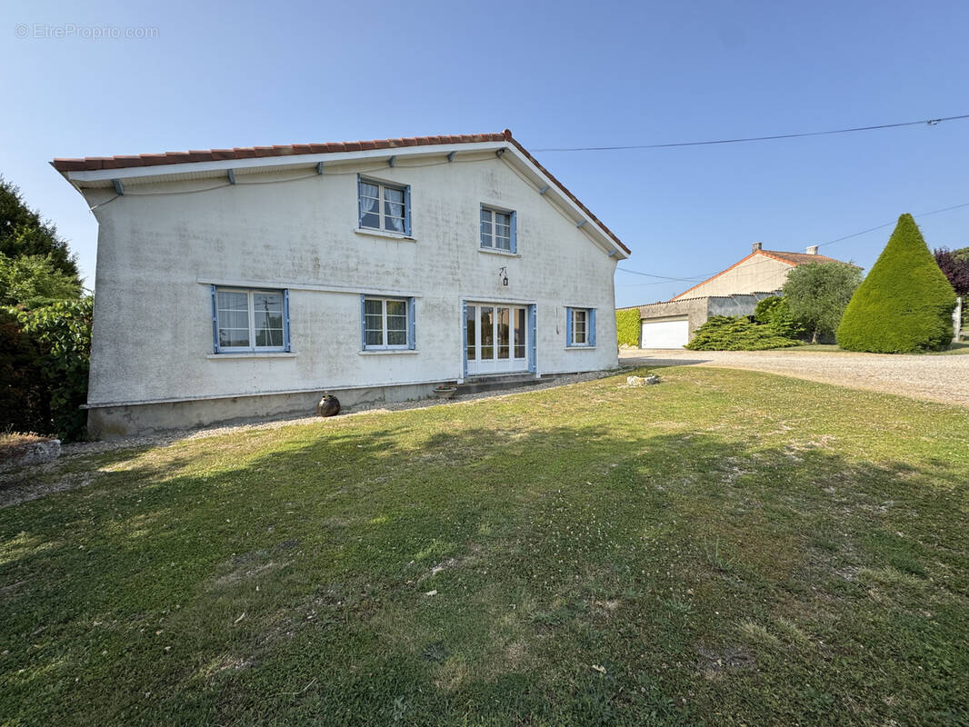 Maison à BERNEUIL