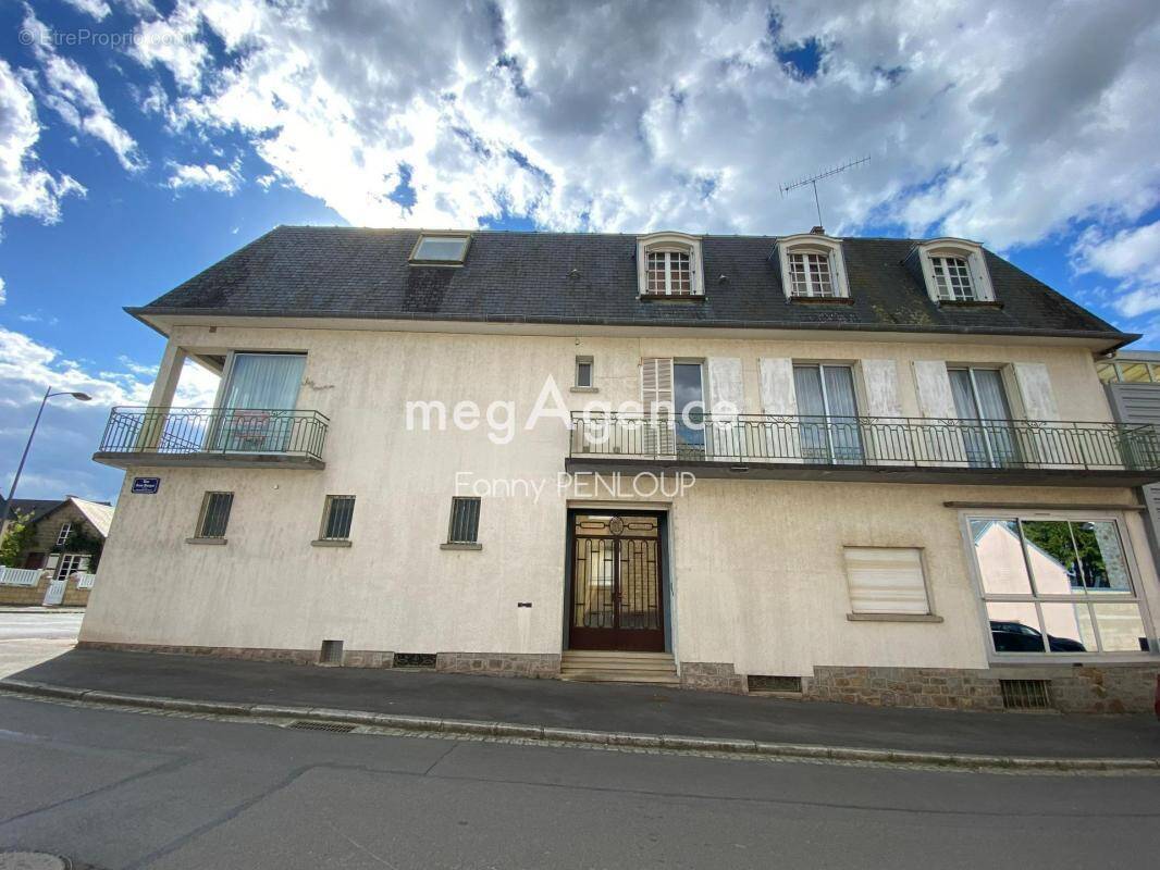 Maison à SAINT-HILAIRE-DU-HARCOUET