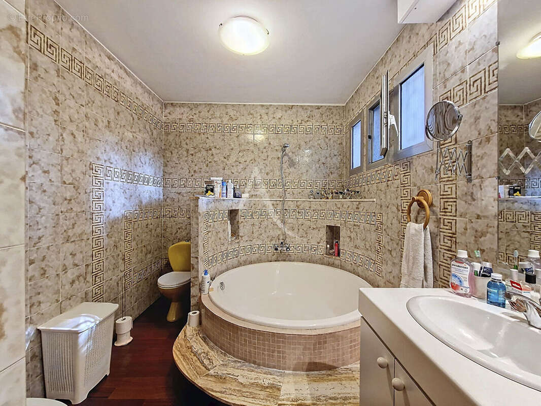 Maison à MOUGINS
