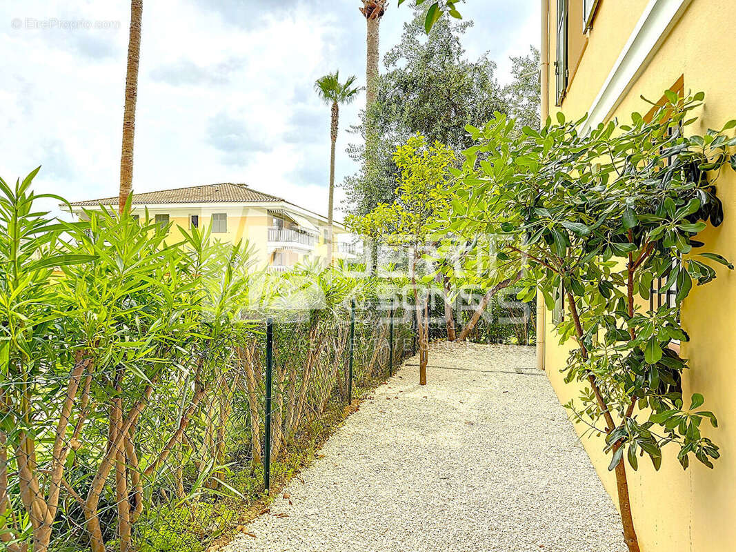 Appartement à MANDELIEU-LA-NAPOULE