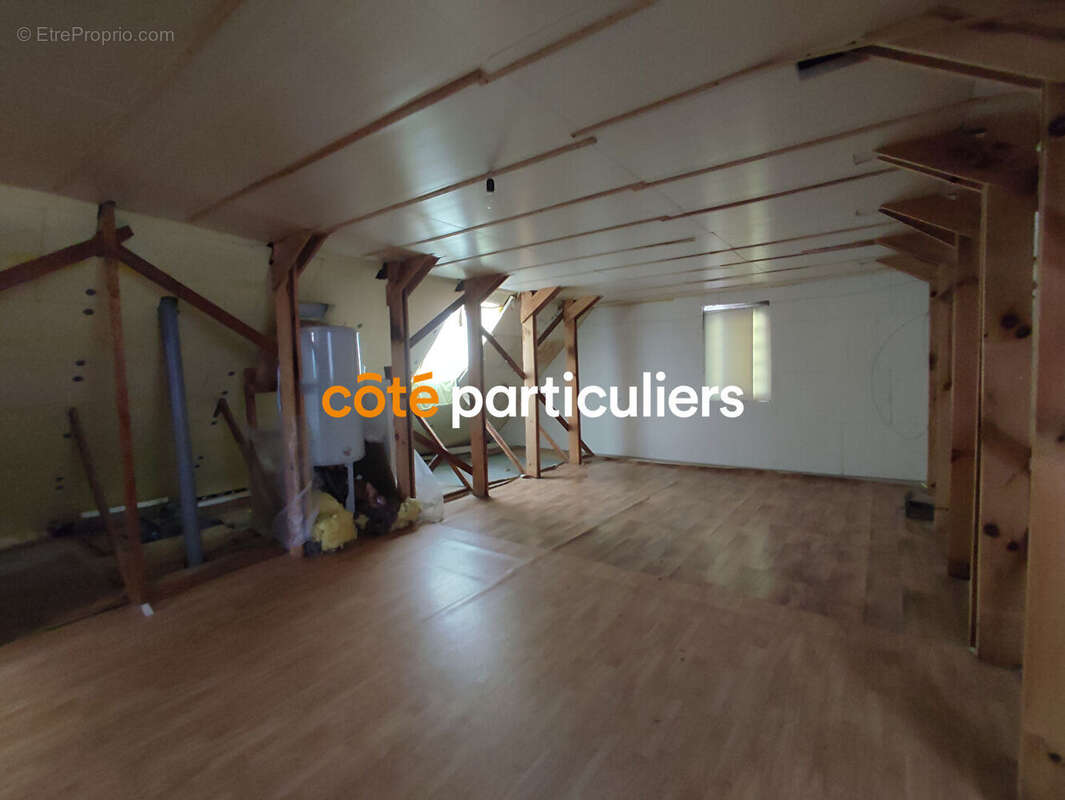 Maison à CORQUILLEROY