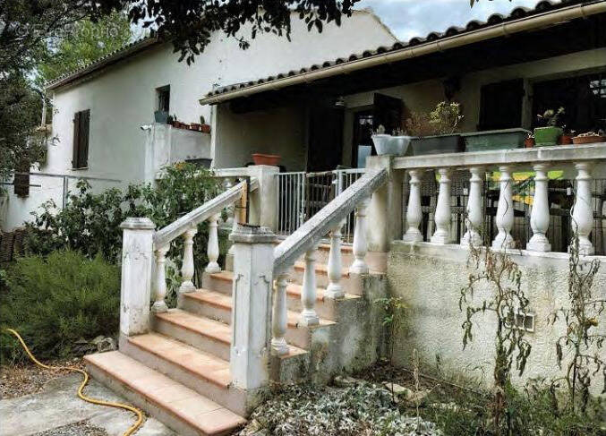 Maison à UCHAUD