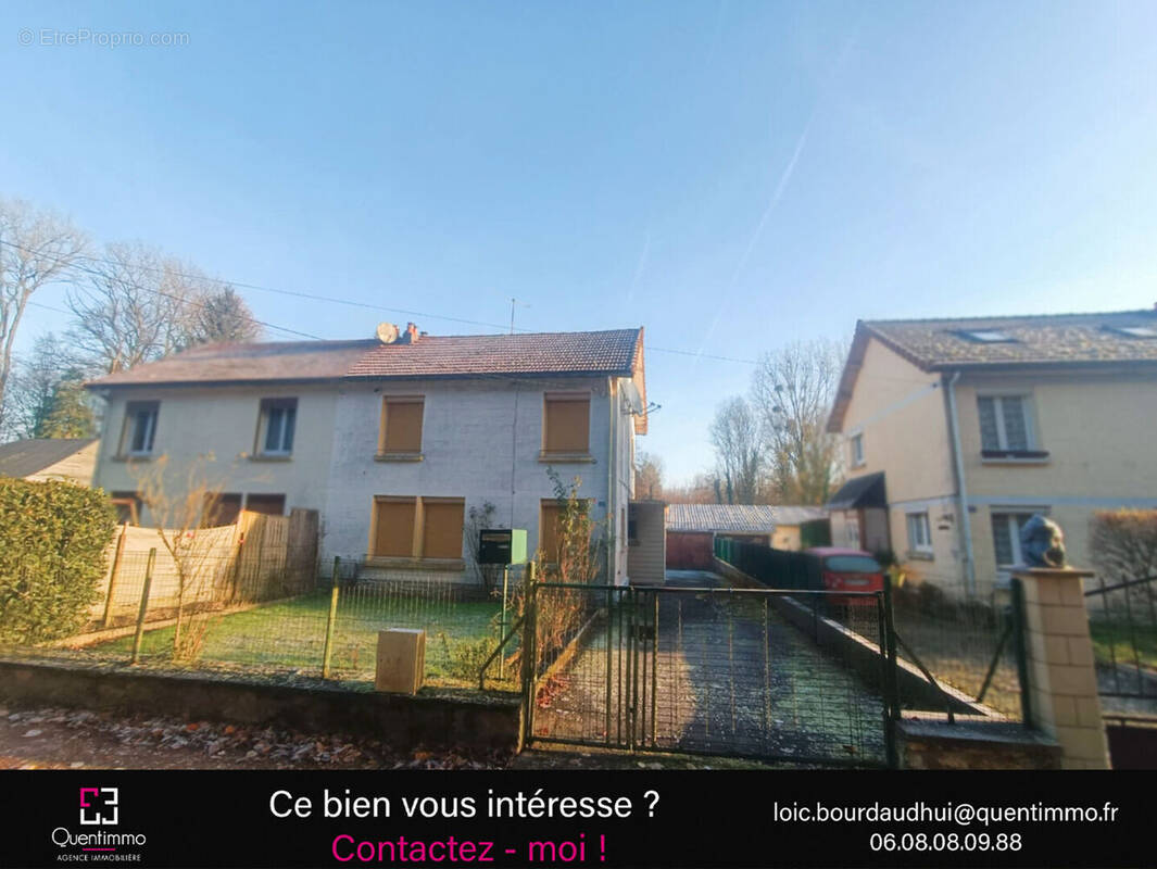 Maison à AUBENTON