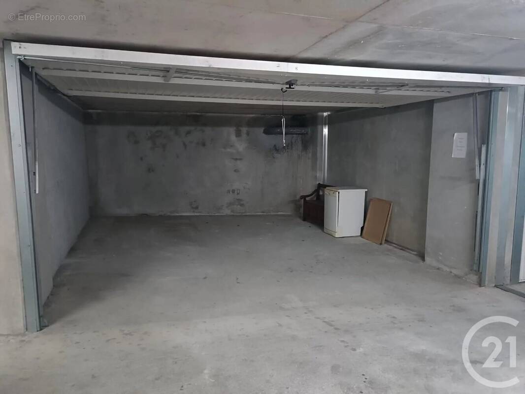 Parking à ANTIBES