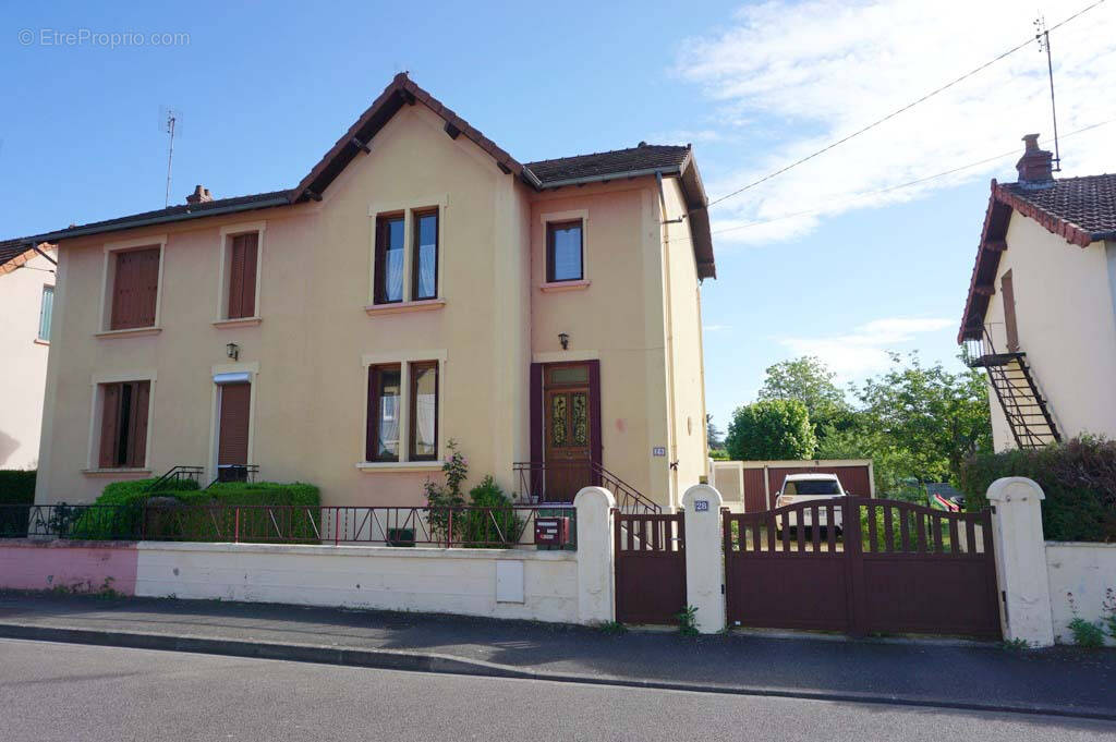 Maison à PARAY-LE-MONIAL