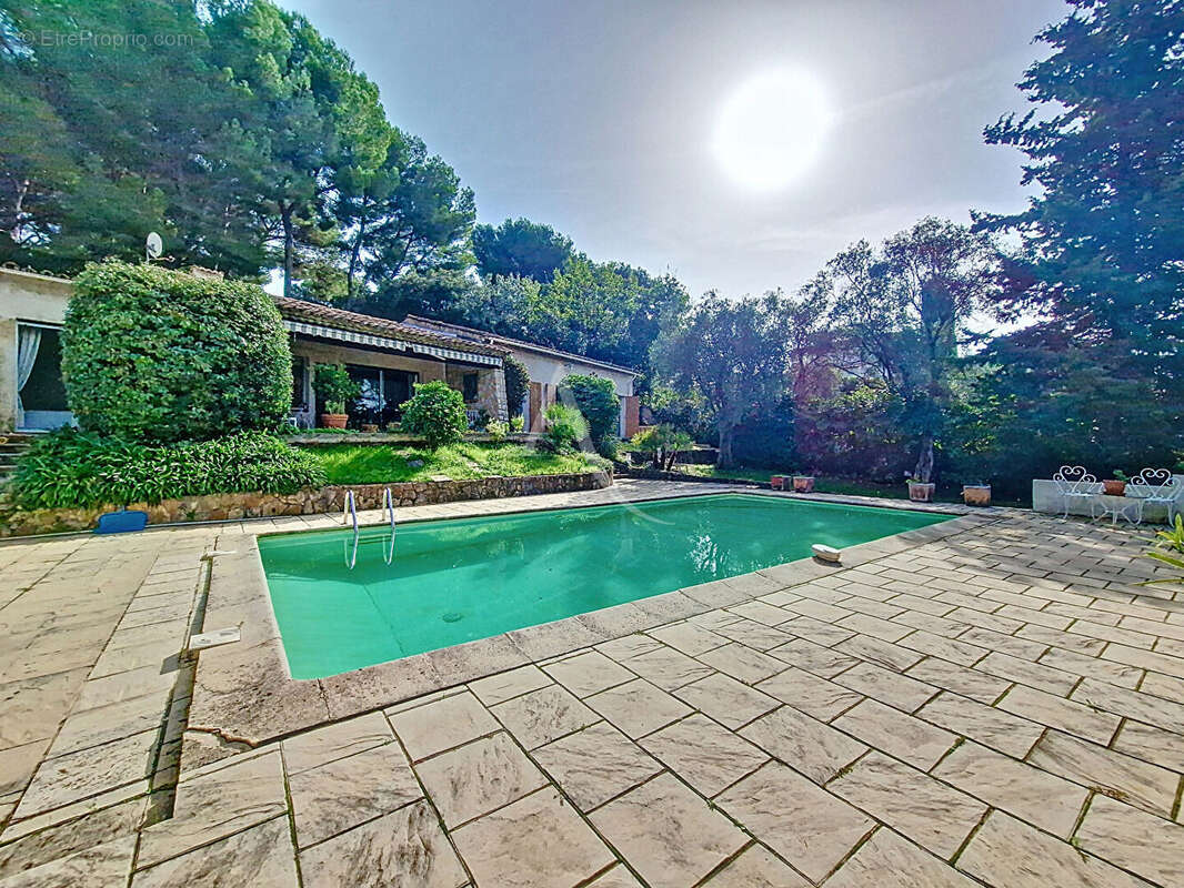 Maison à MOUGINS