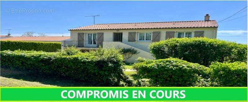 Maison à LES MAGNILS-REIGNIERS