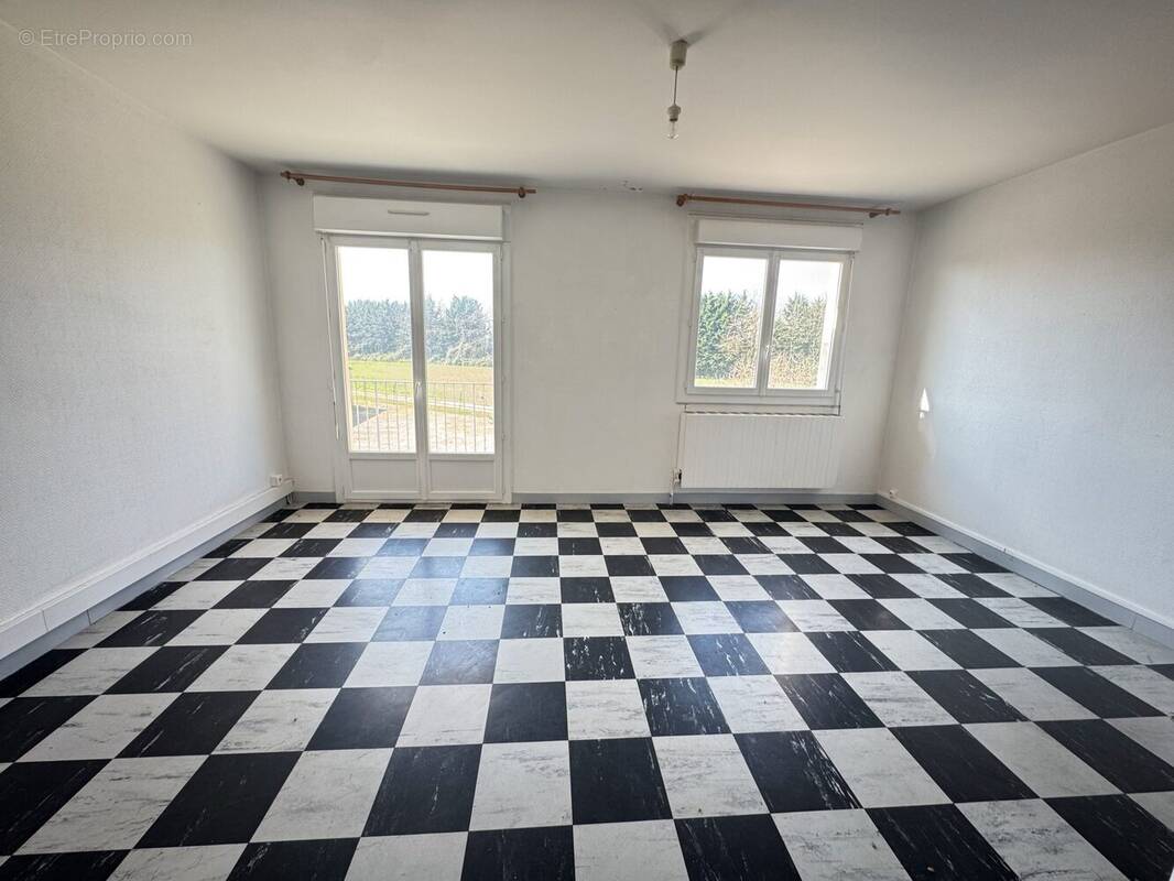 Appartement à SAINTES