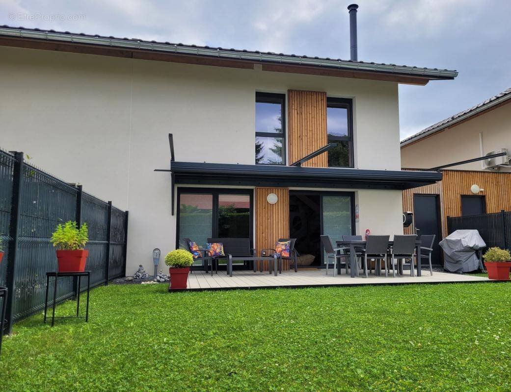 Maison à CHENS-SUR-LEMAN