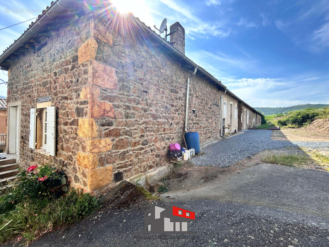 Maison à LE PERREON