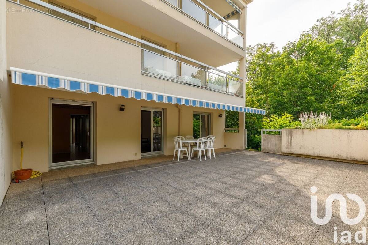 Photo 1 - Appartement à CHARBONNIERES-LES-BAINS
