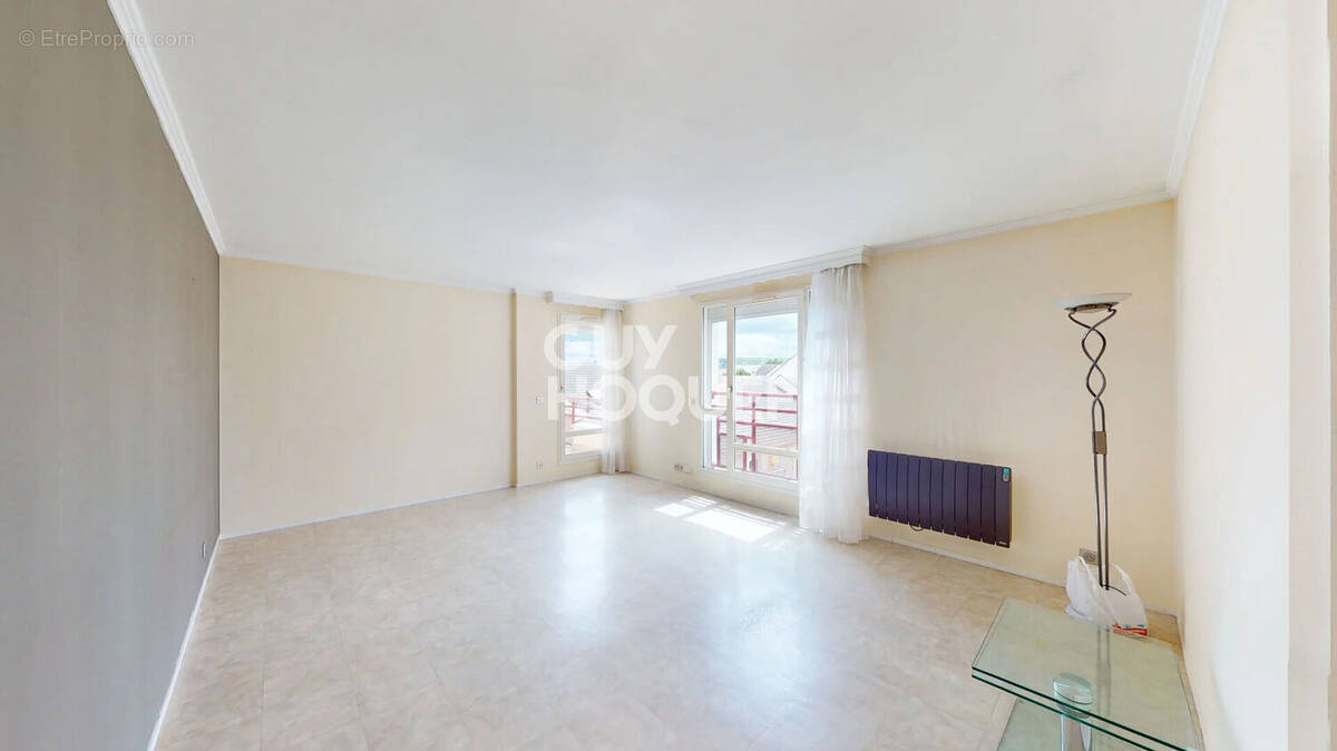 Appartement à BEAUCHAMP